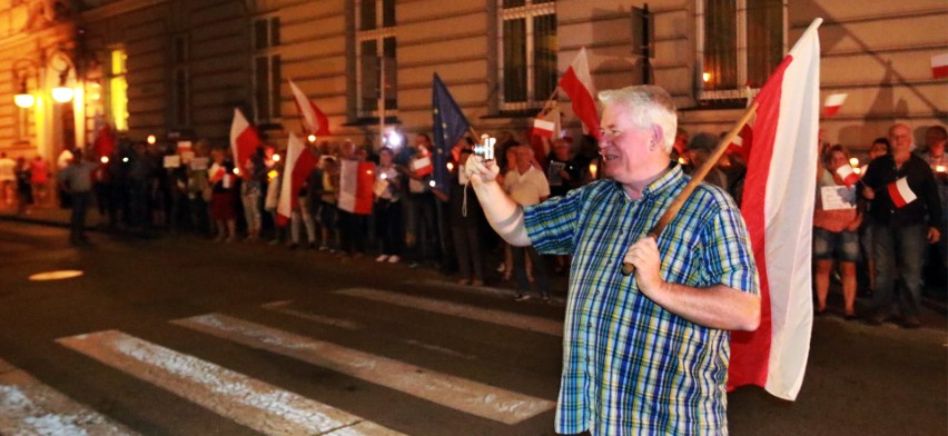 Przed sądeckim sądem manifestacja o trzecie veto [ZDJĘCIA, WIDEO]