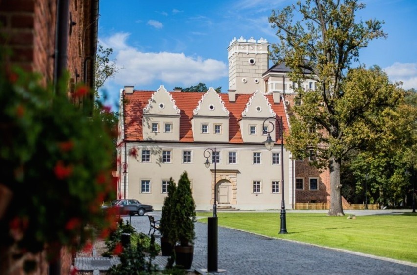 Niemal na rogatkach Wrocławia znajduje się zamek Topacz....