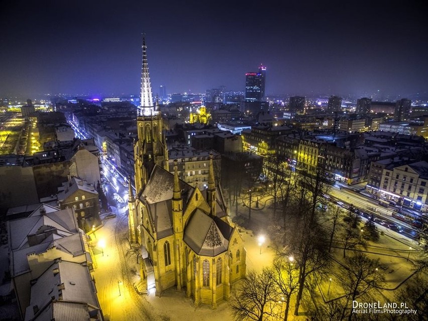 Jak wyglądają Katowice nocą z lotu ptaka? Teraz już możecie...