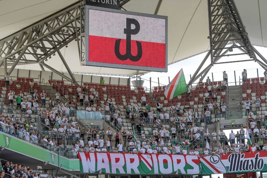 Legia Warszawa uczciła Powstanie Warszawskie przed meczem ze...
