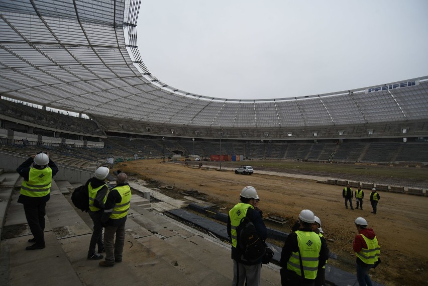 Stadion Śląski już pod dachem