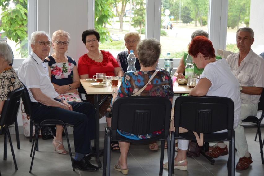 Klub Seniora w Ostrołęce zorganizował potańcówkę w Centrum Aktywności Seniorów. 3.07.2022