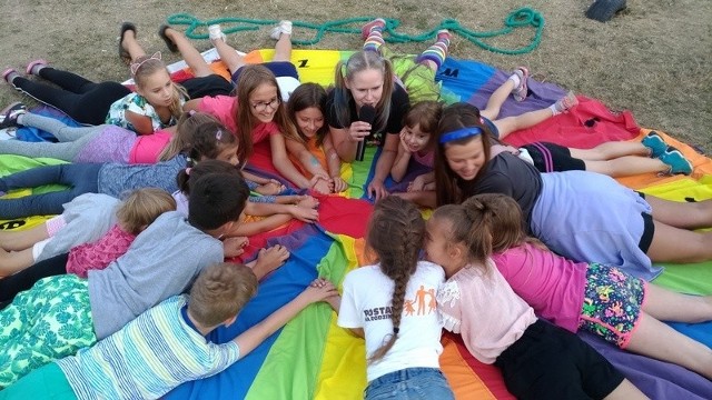 Dzieci miały na pikniku w Chłopskiej Woli wspaniałą  zabawę na świeżym powietrzu