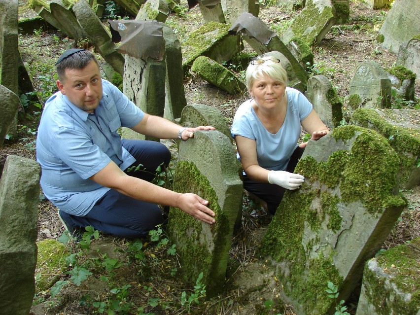 W lecie odkryją tajemnice żydowskiego cmentarza
