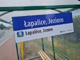 Na przystankach autobusowych w Kartuskiem pojawiły się dwujęzyczne nazwy