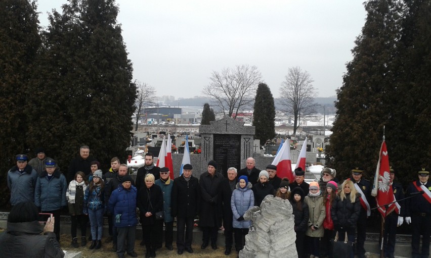 W rocznicę masakry w hucie Katarzyna na cmentarzu w...