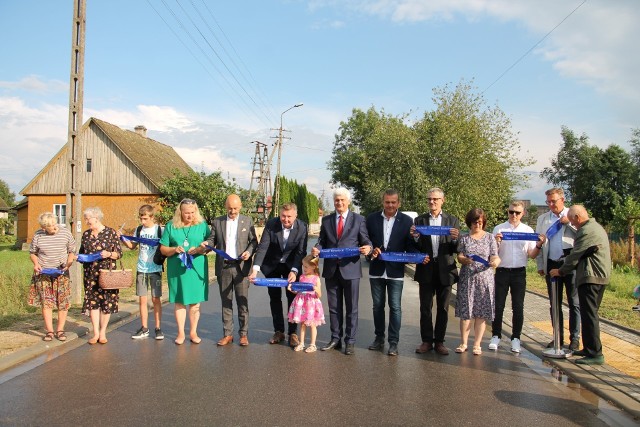 Przebudowa drogi w Kruszewie kosztowała niemal 1,6 mln zł z czego 651 tys. zł pochodziło z Rządowego Funduszu Rozwoju Dróg, a po prawie 470 tys. zł dołożyły powiat białostocki i gmina Choroszcz.
