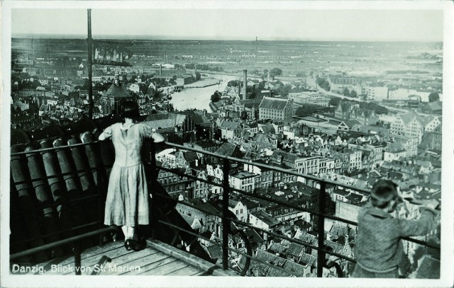Zdjęcie wykonane przez Pawła Czarneckiego około 1934 r. z platformy widokowej kościoła Mariackiego