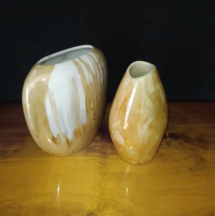 Komplet dwóch wazoników, wazon PRL porcelana marmurek