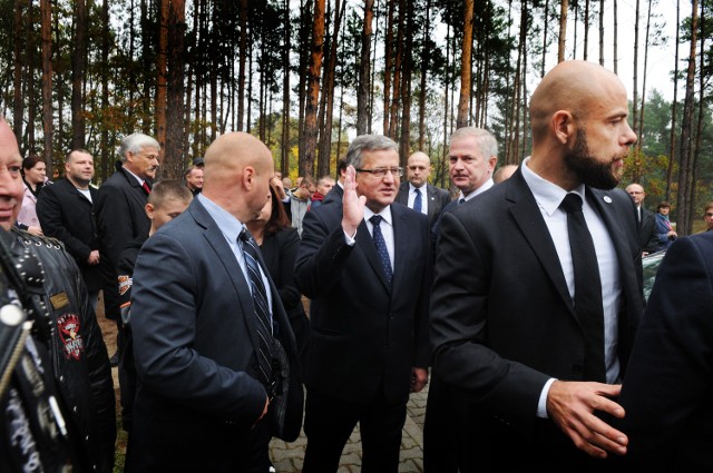 Uroczyste otwarcie Centrum Edukacji Młodzierzy w Górsku. [ZDJĘCIA]Gościem honorowym był Prezydent RP Bronisław Komorowski. Obchody odbyły się w CEM i pod pomnikiem Krzyżem upamiętniającym początek męki błogosławionego ks. Jerzego Popiełuszki.