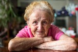 Czy dodatek wdowi mógłby pomóc najbiedniejszym emerytom? Lewica będzie zbierać podpisy pod propozycją wsparcia dla seniorów