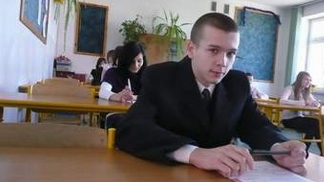 Kacper Sądej z klasy III a w niżańskim gimnazjum przy ulicy Tysiąclecia, najbardziej cieszy się z tego, że egzaminy ma już za sobą.