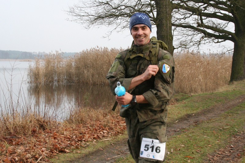 Maraton Komandosa 2015 WYNIKI Trzeci raz z rzędu wygrał por. Piotr Szpigiel [ZDJĘCIA]