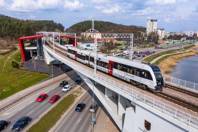 Pomorska Kolej Metropolitalna to pierwsza w Polsce linia kolejowa wybudowana przez samorząd, z której korzysta blisko 400 tysięcy pasażerów miesięcznie