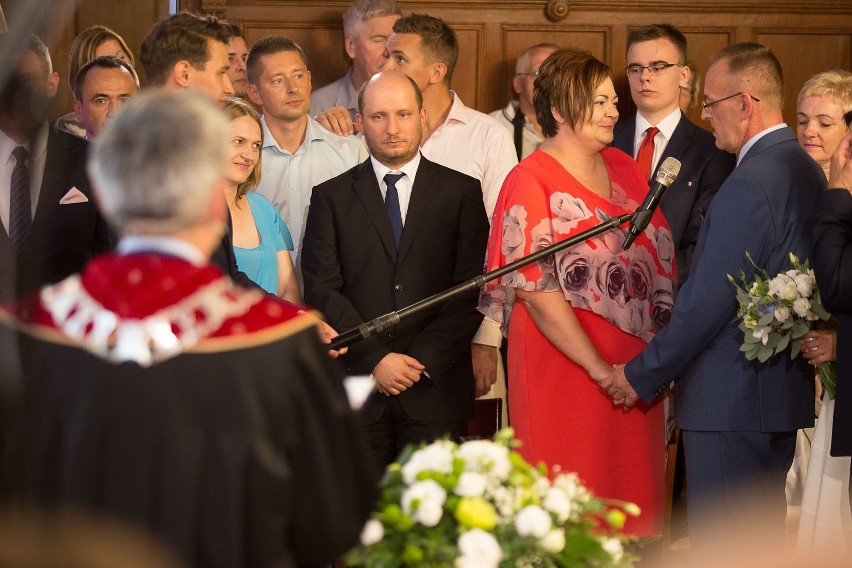 W sobotę (25.08) prezydent Słupska Robert Biedroń udzielił...