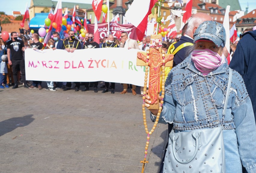 Marsz dla Życia i Rodziny na ulicach Warszawy. Wśród uczestników prezydent Andrzej Duda