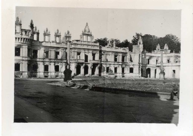 Kozienicki pałac zniszczony w czasie II wojny światowej.