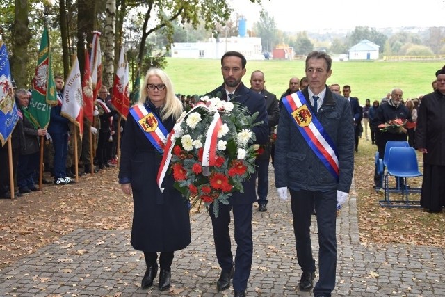 Około południa w Lasku Rusinowskim delegacje złożą kwiaty pod Pomnikiem Ofiar Zbrodni Niemieckich