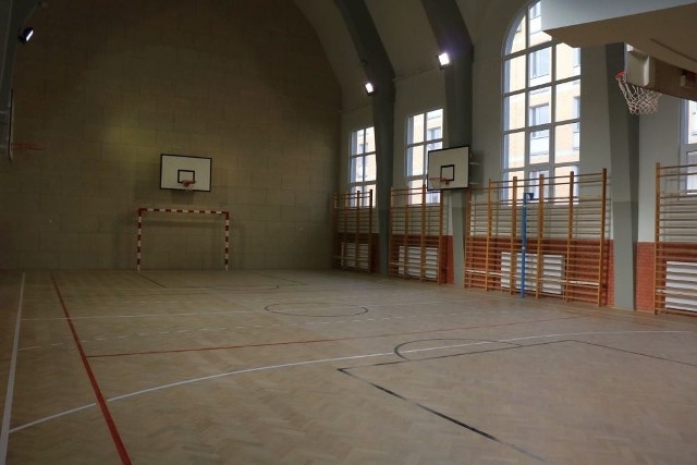Zakończył się generalny remont sali gimnastycznej znajdującej się przy Miejskiej Szkole Podstawowej nr 1 w Piekarach Śląskich. Zobacz kolejne zdjęcia >>>