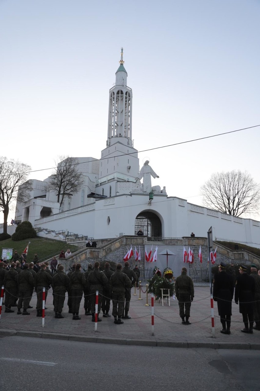 Wieczorne uroczystości rocznicy katastrofy smoleńskiej w...