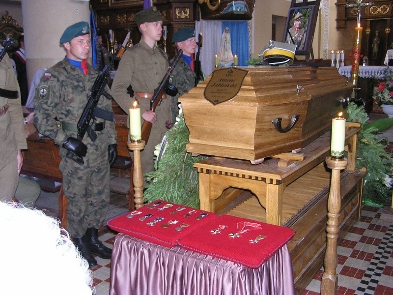 Pogrzeb kpt. Antoniego Jabłońskiego