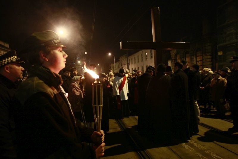 Droga krzyżowa przeszła ul. Piotrkowską.