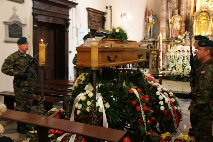 Pogrzeb pułkownika Władysława Rokickiego. Był bohaterem AK i Batalionów Chłopskich [ZDJĘCIA]