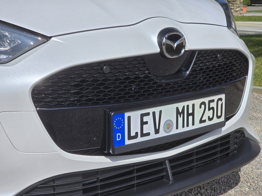 Mazda2 Hybrid wyróżnia się na tle konkurencji dzięki swojemu...