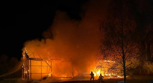 Groźny, nocny pożar wybuchł w Lasowicach Wielkich