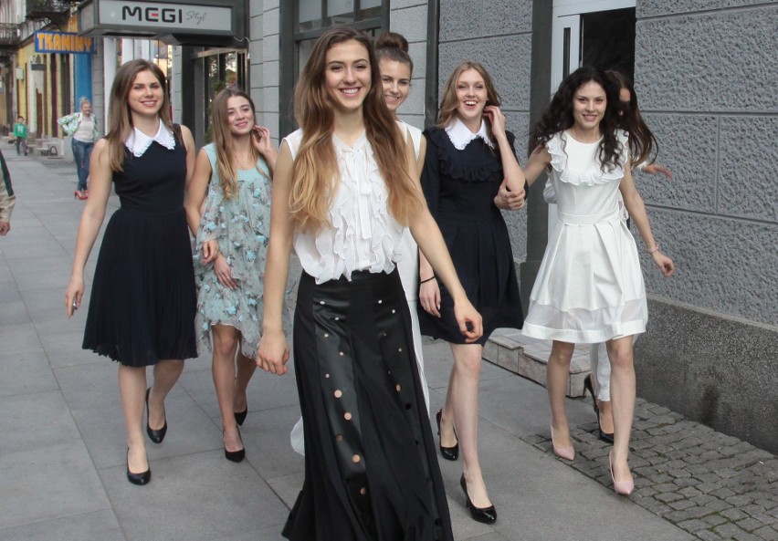 Finalistki Miss Ziemi Radomskiej 2017 na przymiarkach ubrań marki C#EŁMIŃSKA