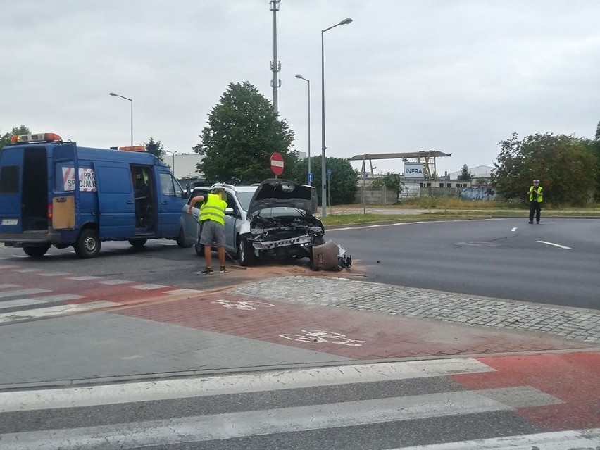 Do wypadku doszło w poniedziałek, 15 lipca, na rondzie...