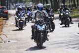 Rozpoczęcie Sezonu Motocyklowego 2022 z Mariuszem Pudzianowskim. Parada motocykli przejechała przez Poznań. Zobacz zdjęcia!
