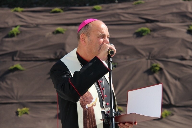 Biskup Grzegorz Kaszak  polecił Caritas Diecezji...