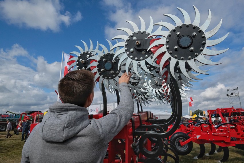 W sobotę Agro Show 2018 odwiedzały tłumy. Zobacz na...