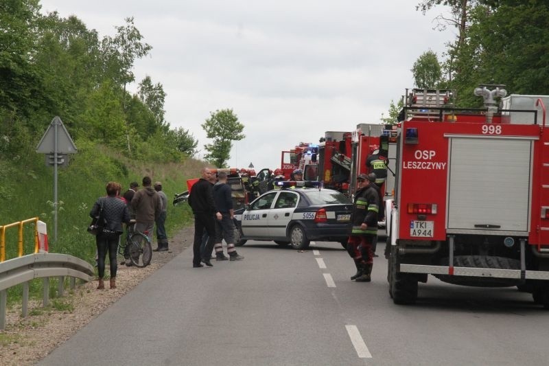 Wypadek audi i opla koło Kielc