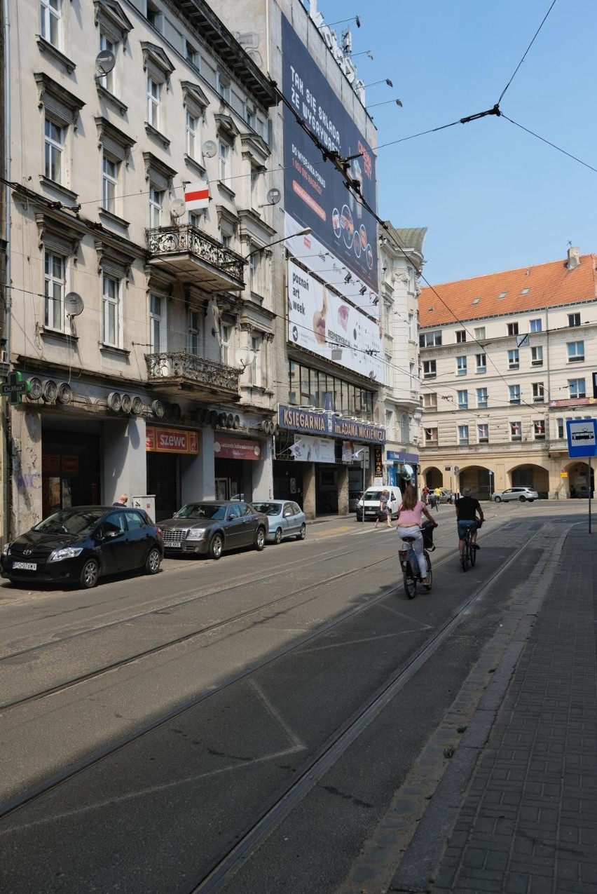 05.07.2018 poznan pm ulica gwarna i zaparkowane samochody....