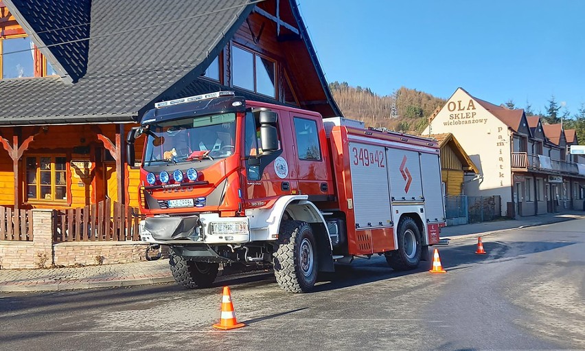 Kobieta potrącona przez auto na oznakowanym przejściu w centrum Łącka