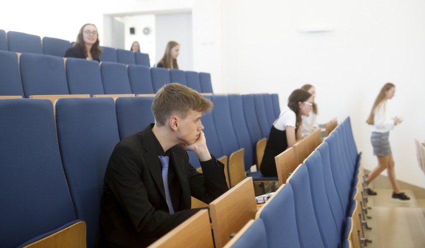 Egzamin ósmoklasisty z języka polskiego w Szkole Podstawowej nr 18 w Rzeszowie [ZDJĘCIA]