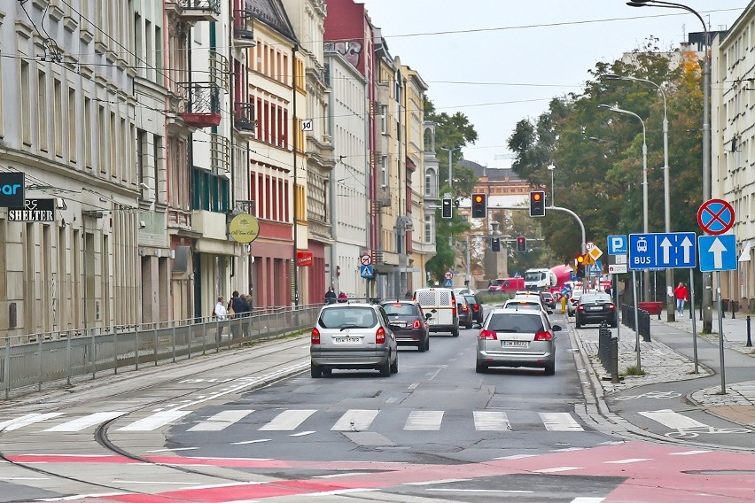 Zakończył się remont torowisk w centrum Wrocławia. Kierowcy nadal jeżdżą "na pamięć"