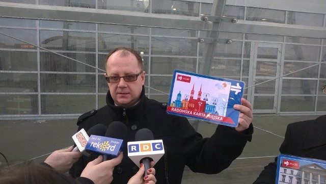 Wzory kart zaprezentował niedawno Kamil Tkaczyk, dyrektor Miejskiego Zarządu Dróg i Komunikacji w Radomiu.