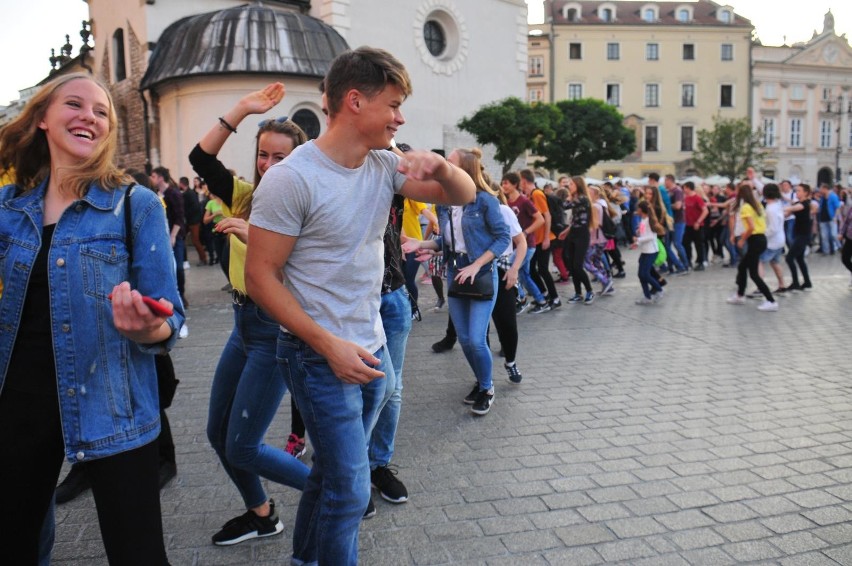 Dzień Papieski w Krakowie. Będą się modlić, tańczyć „belgijkę” i zbierać na stypendia dla młodzieży z ubogich rodzin