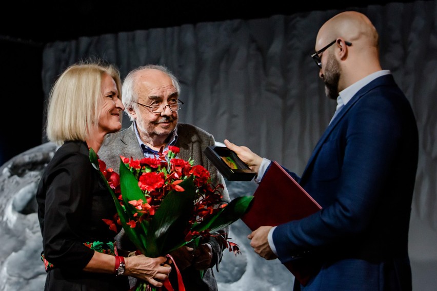 Jubileusz 145-lecia istnienia Teatru imienia Stefana Żeromskiego w Kielcach. Medale Gloria Artis i wyjątkowe wspomnienia