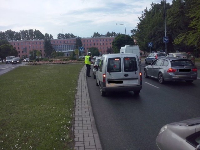 Zielonogórscy policjanci kontrolowali kierowców na rondzie w Zatoniu i na ul.Bankowej.