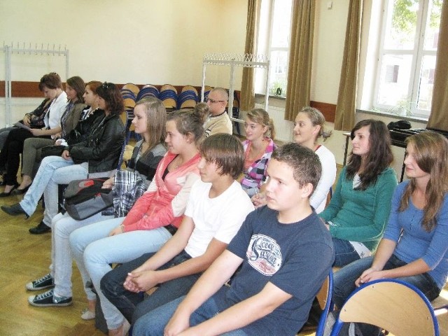 Na sesji Rady Miejskiej, gdy powoływano młodzieżowy parlament, była liczna delegacja młodzieży.