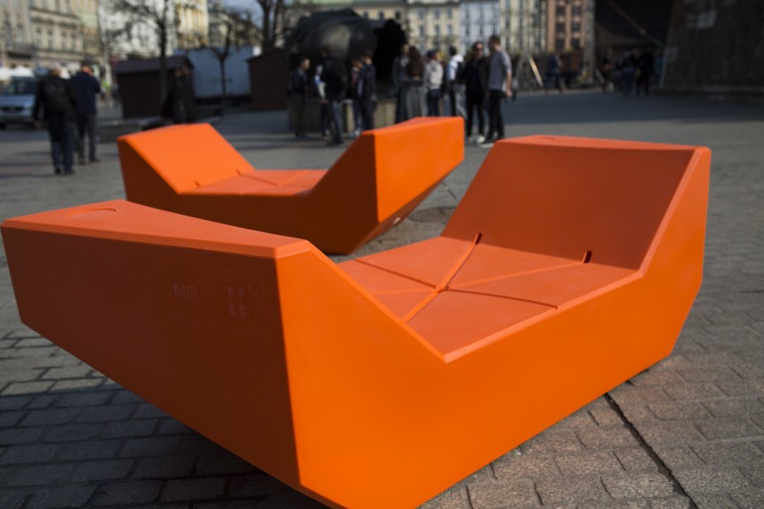 Wiedeńskie sofy staną w różnych punktach Krakowa