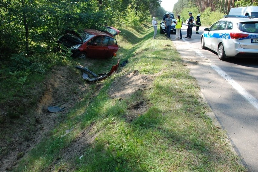 Dwa wypadki drogowe w Przyłęku koło Kolbuszowej. Do szpitala trafiły w sumie 4 osoby [ZDJĘCIA]