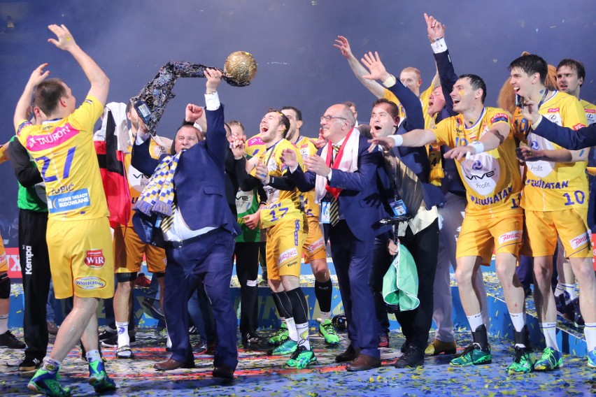 PGE VIVE Kielce na Wielką Orkiestrę Świątecznej Pomocy przekazało unikatowy złoty medal Ligi Mistrzów! [ZDJĘCIA]