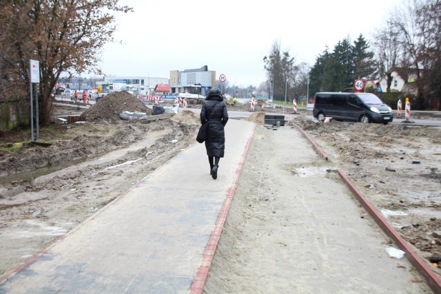 Na zdjęciu jeden z remontowanych chodników przy ulicy Dzieci Zamojszczyzny w Zamościu