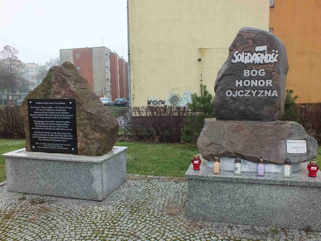 Na kamień obok pomnika na kościelnym placu zostanie przeniesiona tablica poświęcona robotnikom Sierpnia’80