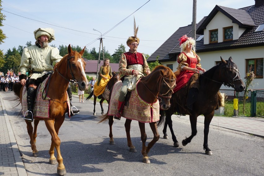 W tym roku gmina Klucze obchodziła święto plonów w Rodakach....